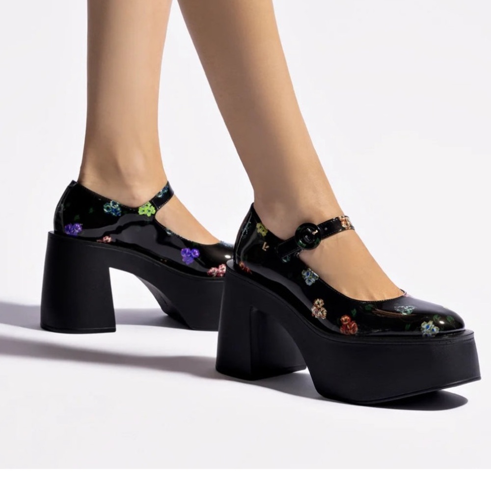 Larroudé x Libertine Olivia Pump In Antique Primrose